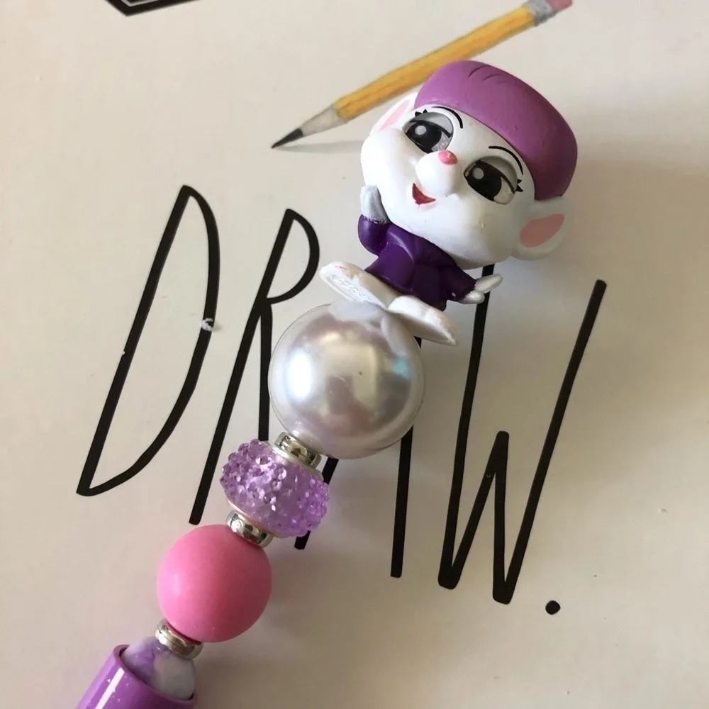 Disney Doorables: The Rescuers: Miss Bianca handmade beaded pen